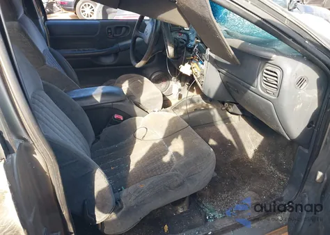 2000 Chevrolet S-10 Ls from USA, damaged, VIN 1GCCS1955Y8241173